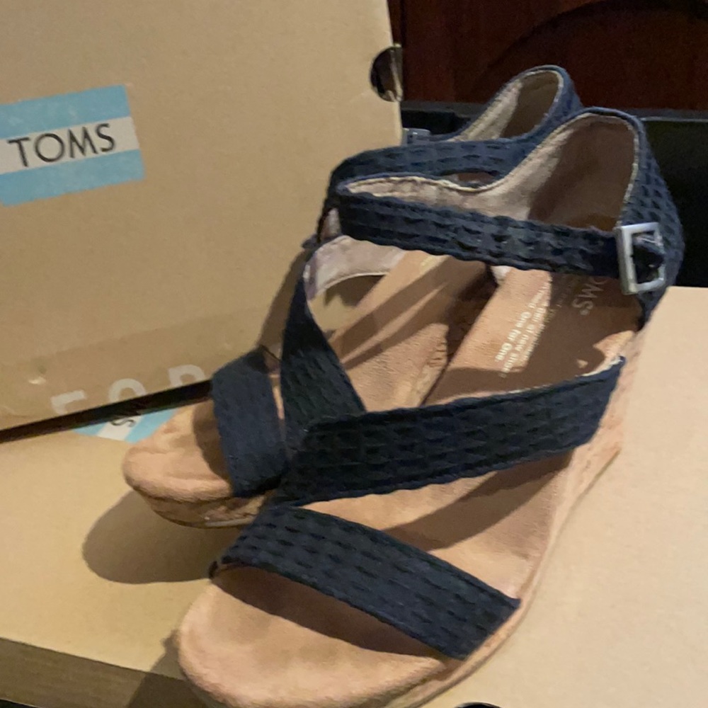 Toms Black cork wedges size 6. Worn once